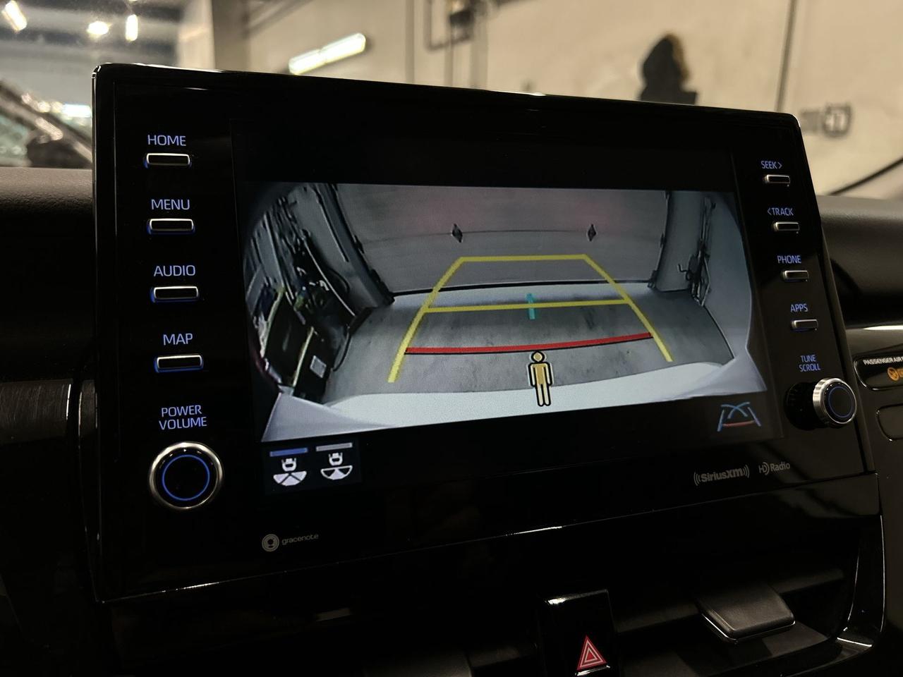 2021 Toyota Camry SE AWD | HTD LEATHER | SUNROOF | CARPLAY | ALLOYS Photo