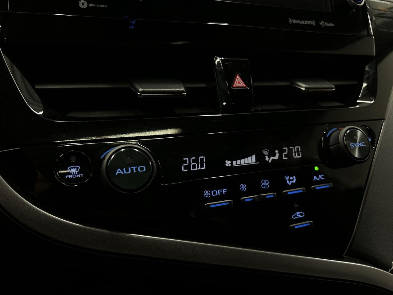 2021 Toyota Camry SE AWD | HTD LEATHER | SUNROOF | CARPLAY | ALLOYS Photo