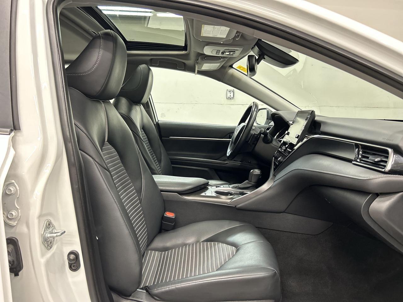 2021 Toyota Camry SE AWD | HTD LEATHER | SUNROOF | CARPLAY | ALLOYS Photo