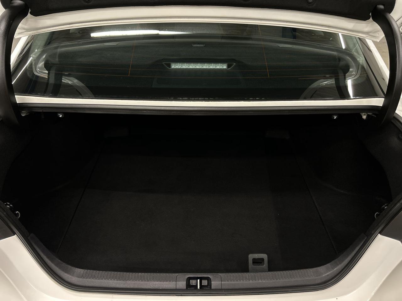 2021 Toyota Camry SE AWD | HTD LEATHER | SUNROOF | CARPLAY | ALLOYS Photo