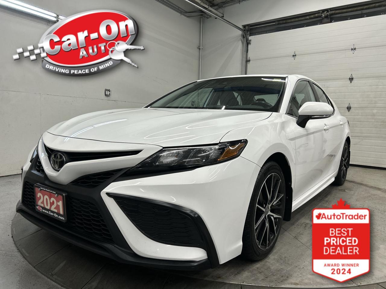 2021 Toyota Camry SE AWD | HTD LEATHER | SUNROOF | CARPLAY | ALLOYS Photo