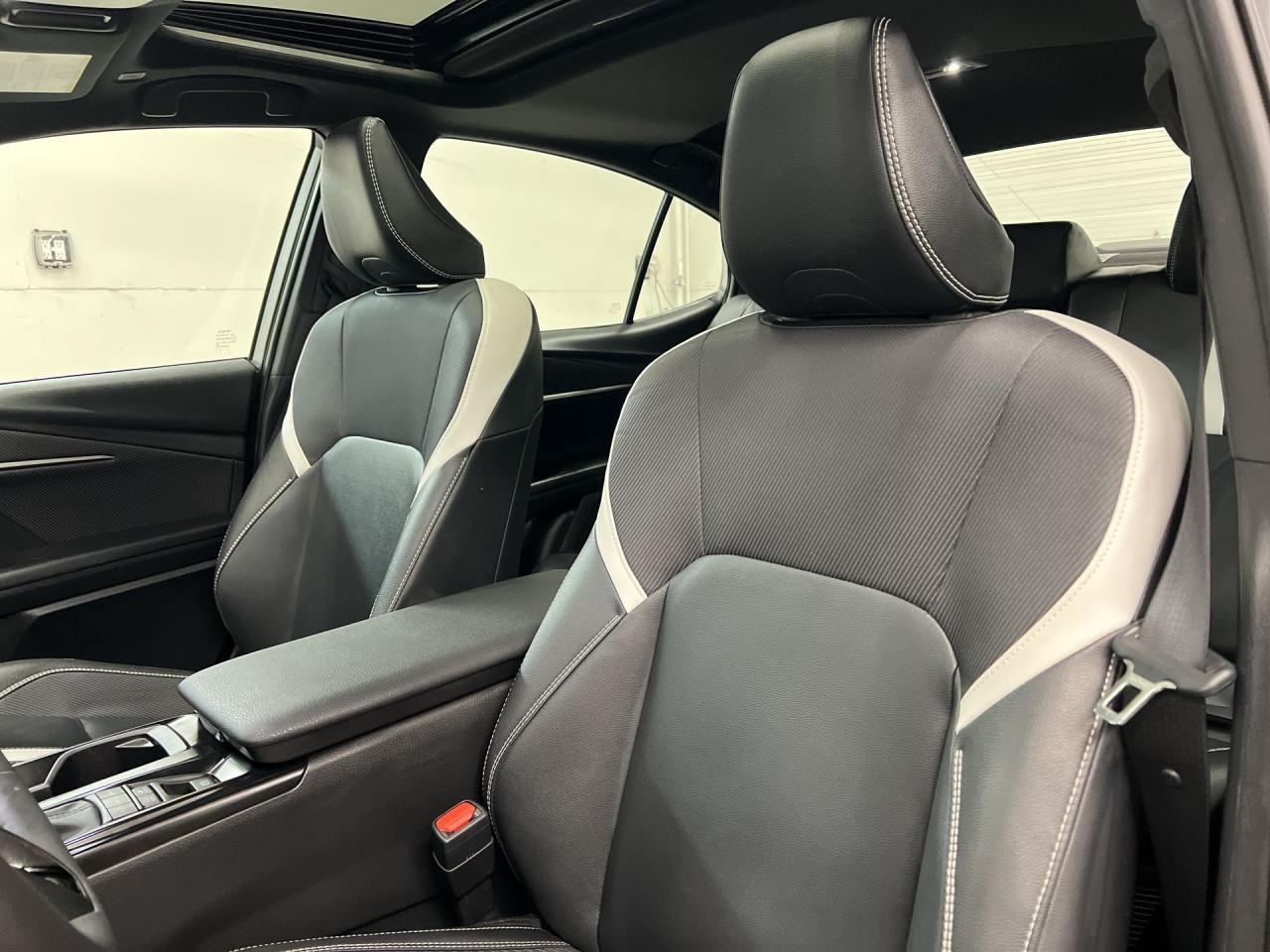 2025 Toyota Camry SE HYBRID AWD | HTD LEATHER | SUNROOF | CARPLAY Photo