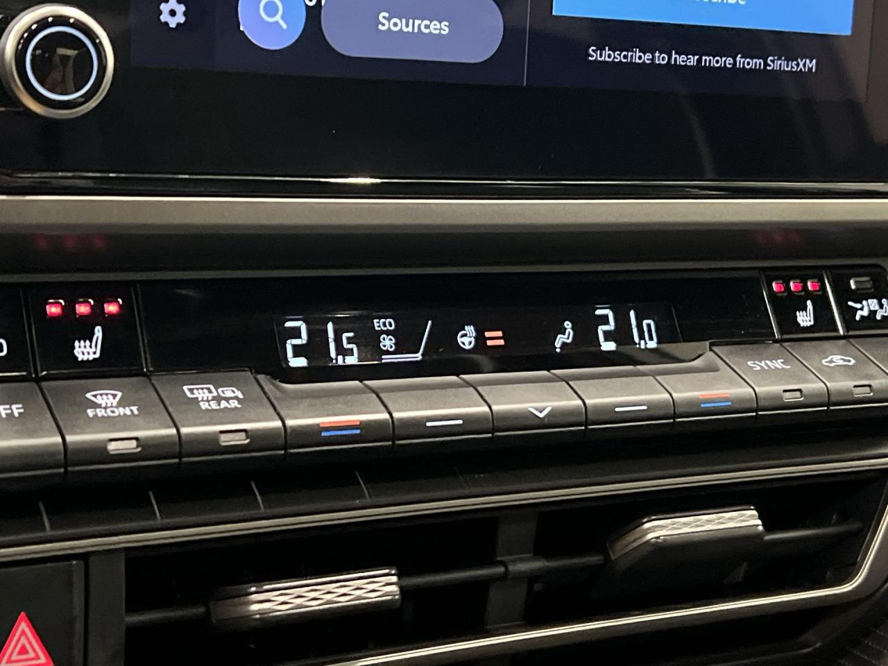 2025 Toyota Camry SE HYBRID AWD | HTD LEATHER | SUNROOF | CARPLAY Photo