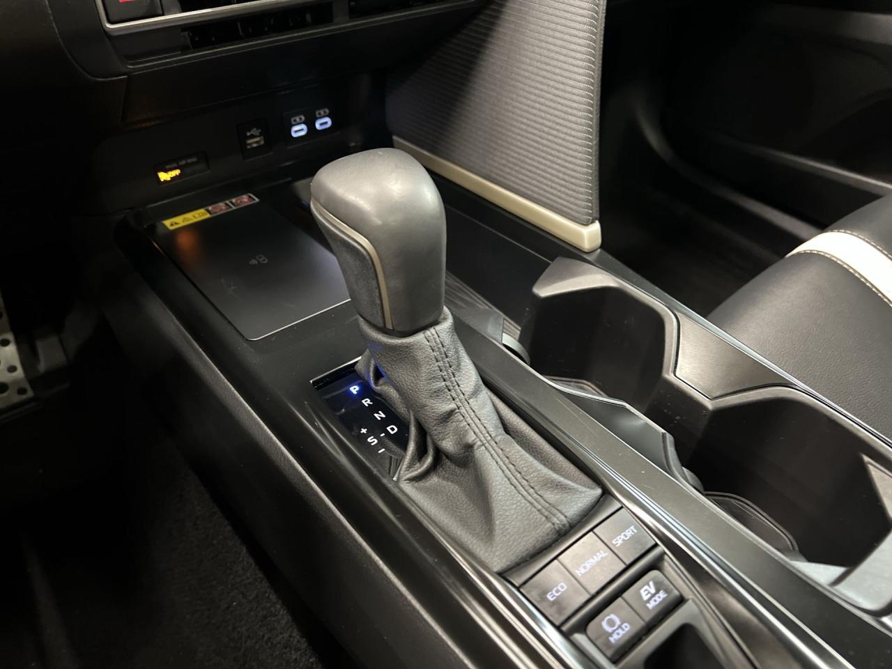 2025 Toyota Camry SE HYBRID AWD | HTD LEATHER | SUNROOF | CARPLAY Photo