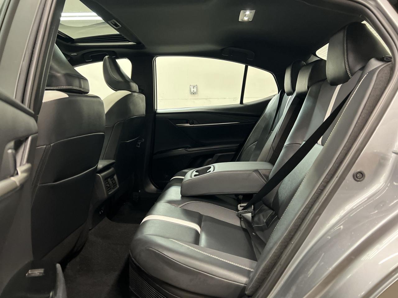 2025 Toyota Camry SE HYBRID AWD | HTD LEATHER | SUNROOF | CARPLAY Photo