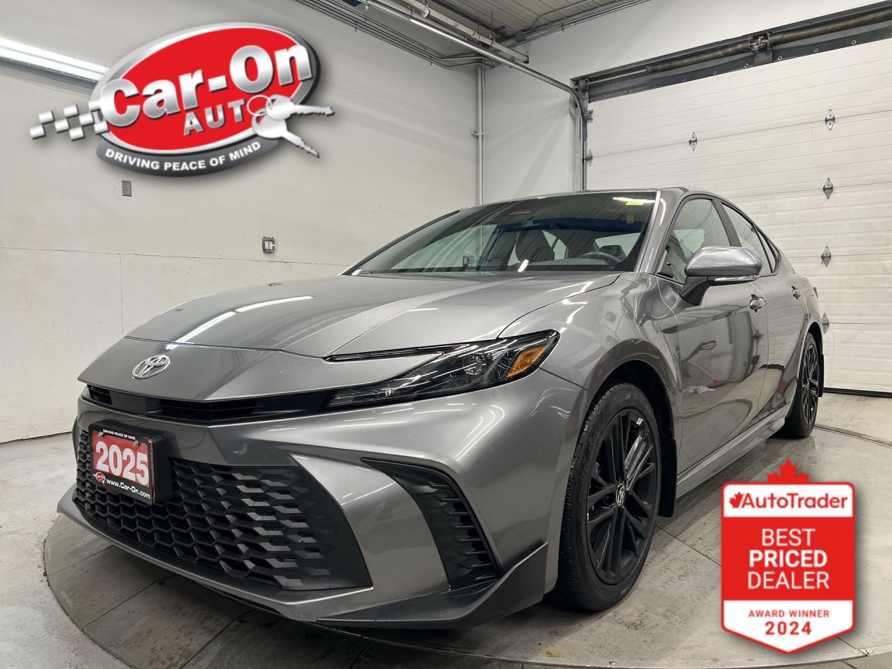 2025 Toyota Camry SE HYBRID AWD | HTD LEATHER | SUNROOF | CARPLAY Photo0