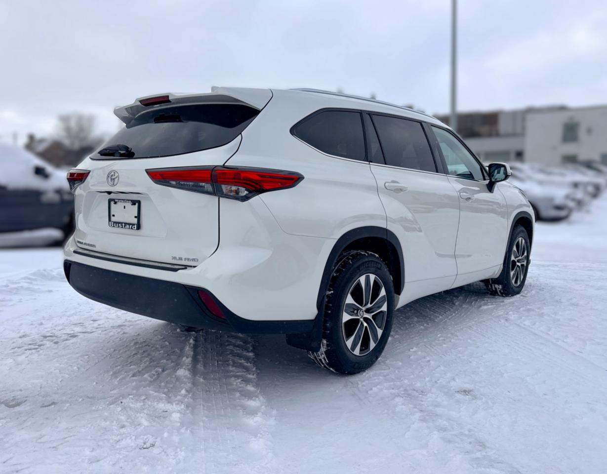 2020 Toyota Highlander XLE AWD | SUNROOF | HEATED SEATS | BLUETOOTH | Photo4