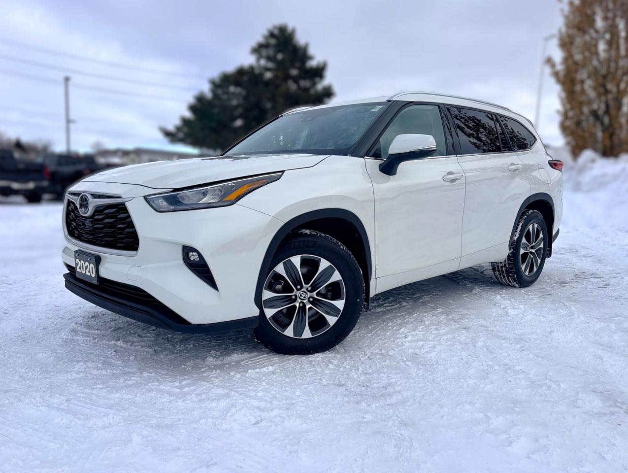 SUNROOF, BACKUP CAMERA, BLUETOOTH, HEATED SEATS, BLIND SPOT, AND MORE!!!

Our 2020 Toyota Highlander XLE AWD is the strong, athletic type, and it makes a rugged impression in Blizzard Pearl! Motivated by a 3.5 Litre V6 supplying 295hp to an 8 Speed Direct Shift Automatic transmission for dynamic capability. You can also see approximately 8.7L/100km on the highway in this All Wheel Drive SUV, which is easy to maneuver from town to trail. Turning heads is a breeze since our Highlander has LED lighting, fog lamps, a power sunroof, a power liftgate, heated power mirrors, and bold alloy wheels. 

Spacious and well-equipped for adventure, our XLE cabin can fit up to seven people while offering upscale amenities such as heated SofTex&reg; power front seats, second-row captains chairs, a versatile third row, tri-zone automatic climate control, a 7-inch driver information display, and an 8-inch touchscreen. Thats the focal point of our infotainment system, which includes Android Auto&reg;/Apple CarPlay&reg;, Amazon Alexa capability, available WiFi, Bluetooth&reg;, wireless charging, and a six-speaker sound system. 

Go exploring with confidence and peace of mind, knowing Toyota protects you with a backup camera, a blind-spot monitor, rear cross-traffic alert, and Safety Sense technologies such as automatic braking, adaptive cruise control, lane-keeping assistance, and more. Family-friendly driving comes first with our impressive Highlander XLE! Save this Page and Call for Availability. We Know You Will Enjoy Your Test Drive Towards Ownership! 

Bustard Chrysler prides ourselves on our expansive used car inventory. We have over 100 pre-owned units in stock of all makes and models, with the largest selection of pre-owned Chrysler, Dodge, Jeep, and RAM products in the tri-cities. Our used inventory is hand-selected and we only sell the best vehicles, for a fair price. We use a market-based pricing system so that you can be confident youre getting the best deal. With over 25 years of financing experience, our team is committed to getting you approved - whether you have good credit, bad credit, or no credit! We strive to be 100% transparent, and we stand behind the products we sell. For your peace of mind, we offer a 3 day/250 km exchange as well as a 30-day limited warranty on all certified used vehicles.