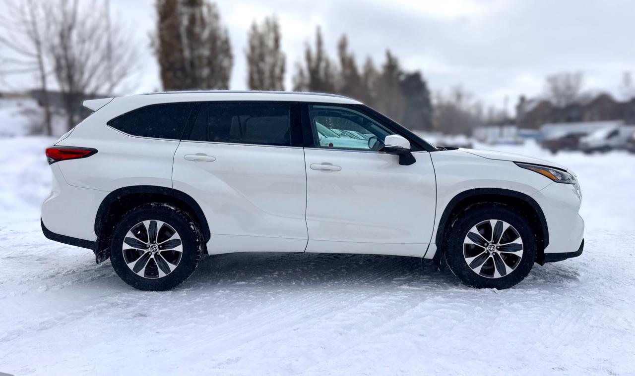 2020 Toyota Highlander XLE AWD | SUNROOF | HEATED SEATS | BLUETOOTH | Photo3