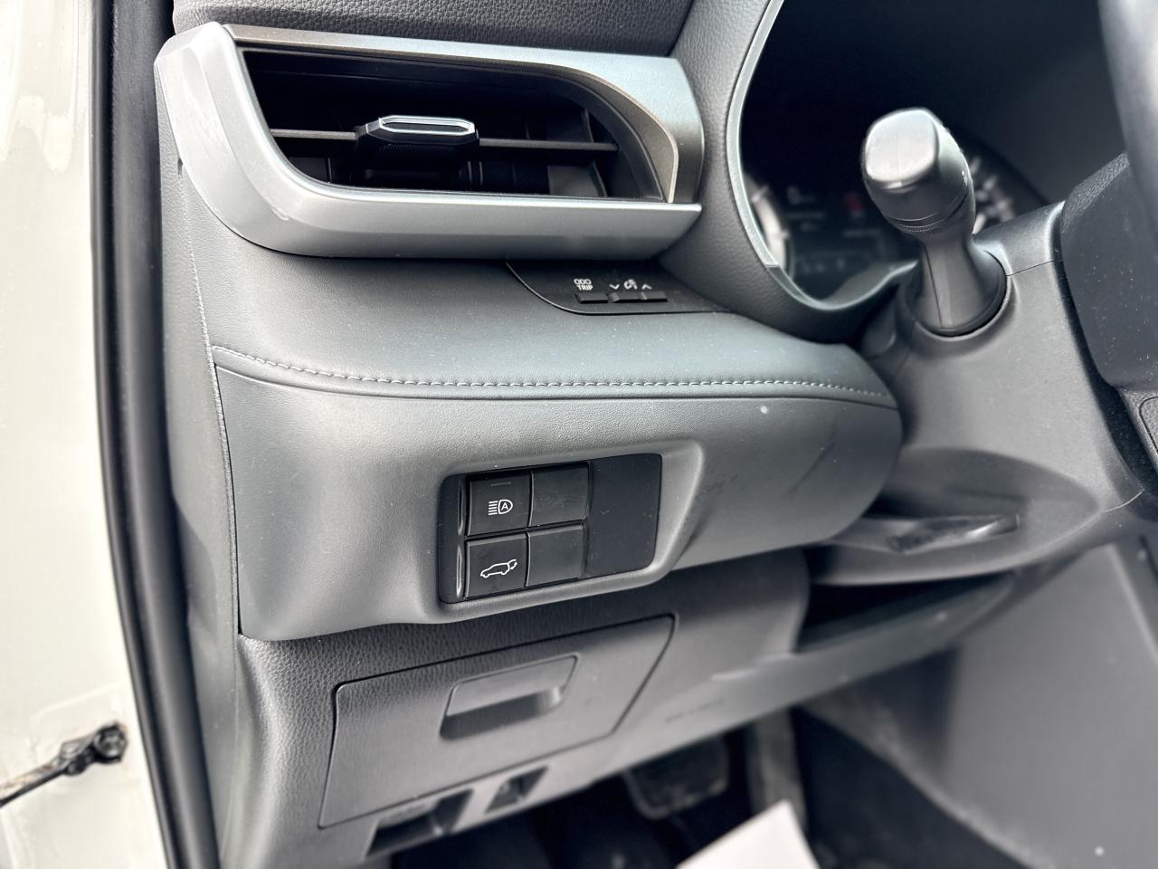 2020 Toyota Highlander XLE AWD | SUNROOF | HEATED SEATS | BLUETOOTH | Photo