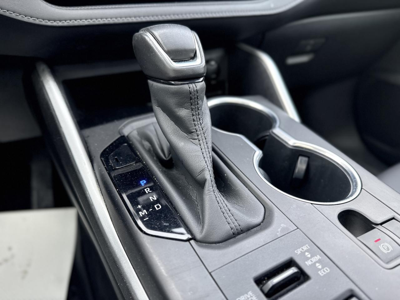 2020 Toyota Highlander XLE AWD | SUNROOF | HEATED SEATS | BLUETOOTH | Photo