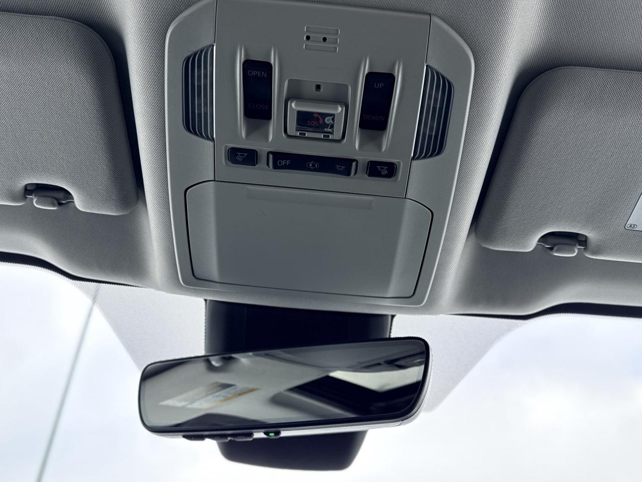 2020 Toyota Highlander XLE AWD | SUNROOF | HEATED SEATS | BLUETOOTH | Photo