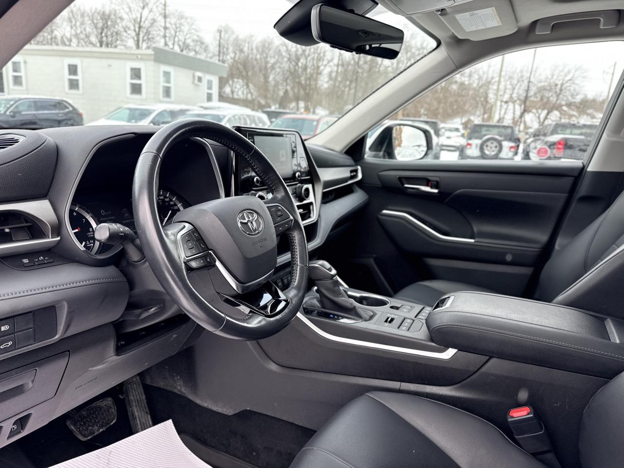 2020 Toyota Highlander XLE AWD | SUNROOF | HEATED SEATS | BLUETOOTH | Photo