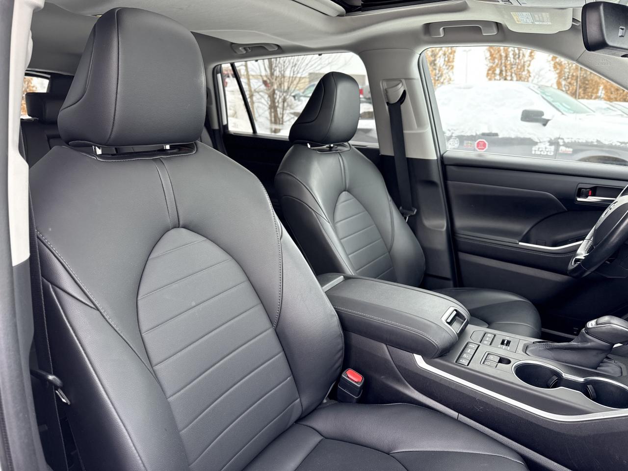 2020 Toyota Highlander XLE AWD | SUNROOF | HEATED SEATS | BLUETOOTH | Photo