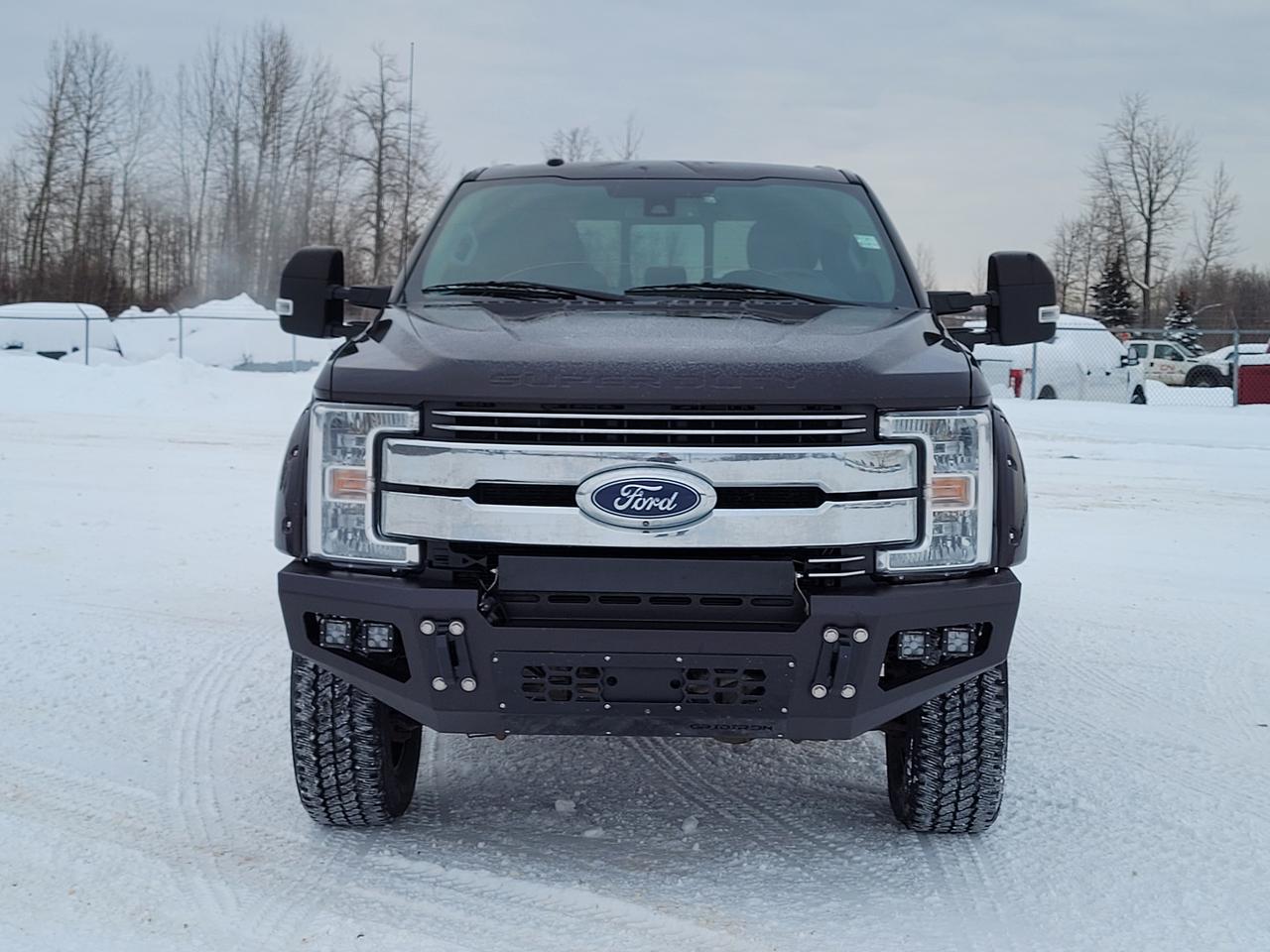 2018 Ford F-350 Super Duty SRW Lariat Photo2