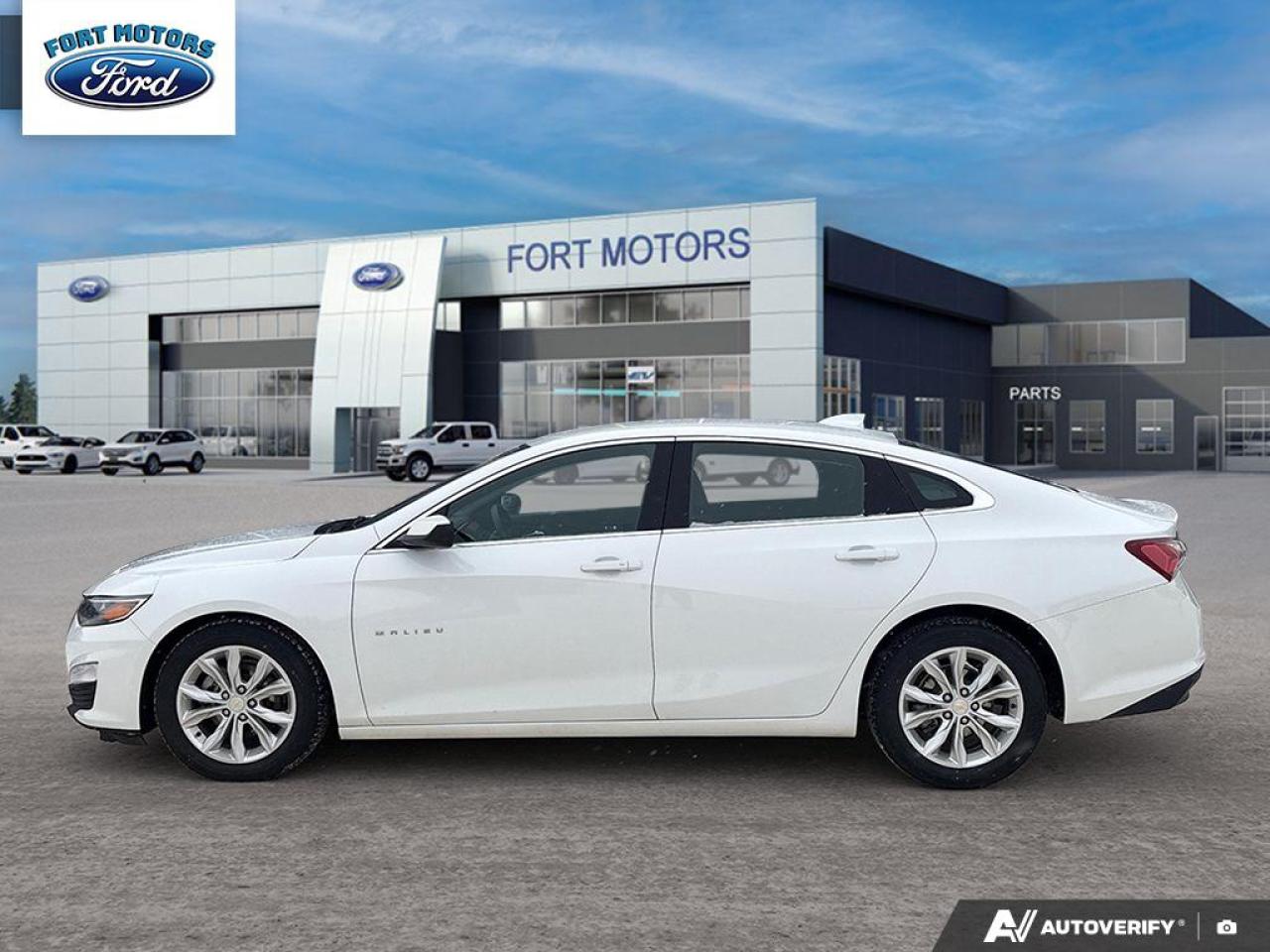 2022 Chevrolet Malibu LT Photo2