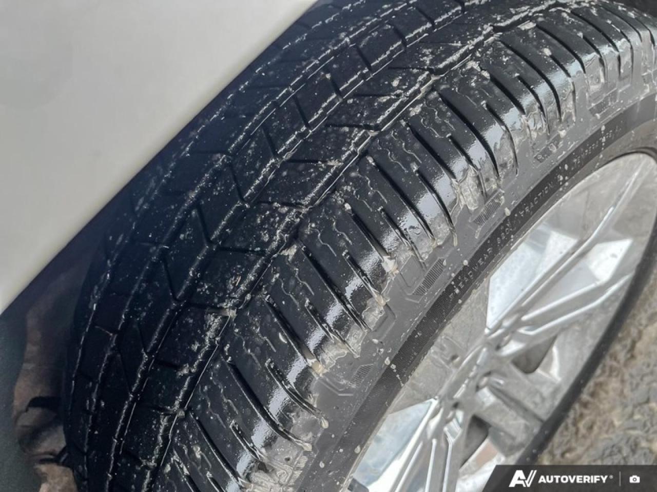 2019 GMC Yukon SLT  SLT, 4WD, SUNROOF, 5.3 V8 Photo