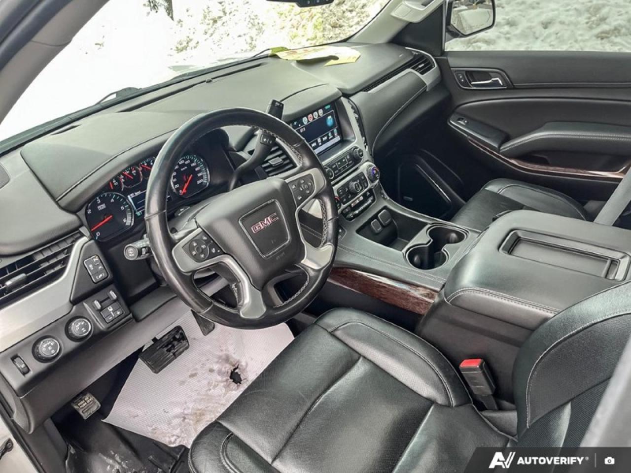 2019 GMC Yukon SLT  SLT, 4WD, SUNROOF, 5.3 V8 Photo