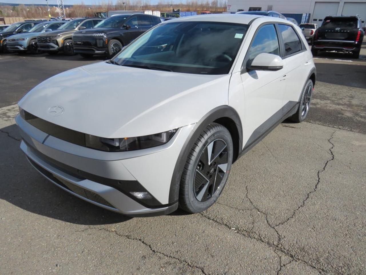 Small SUV 4WD, Preferred AWD Long Range, 1-Speed Automatic, Electric