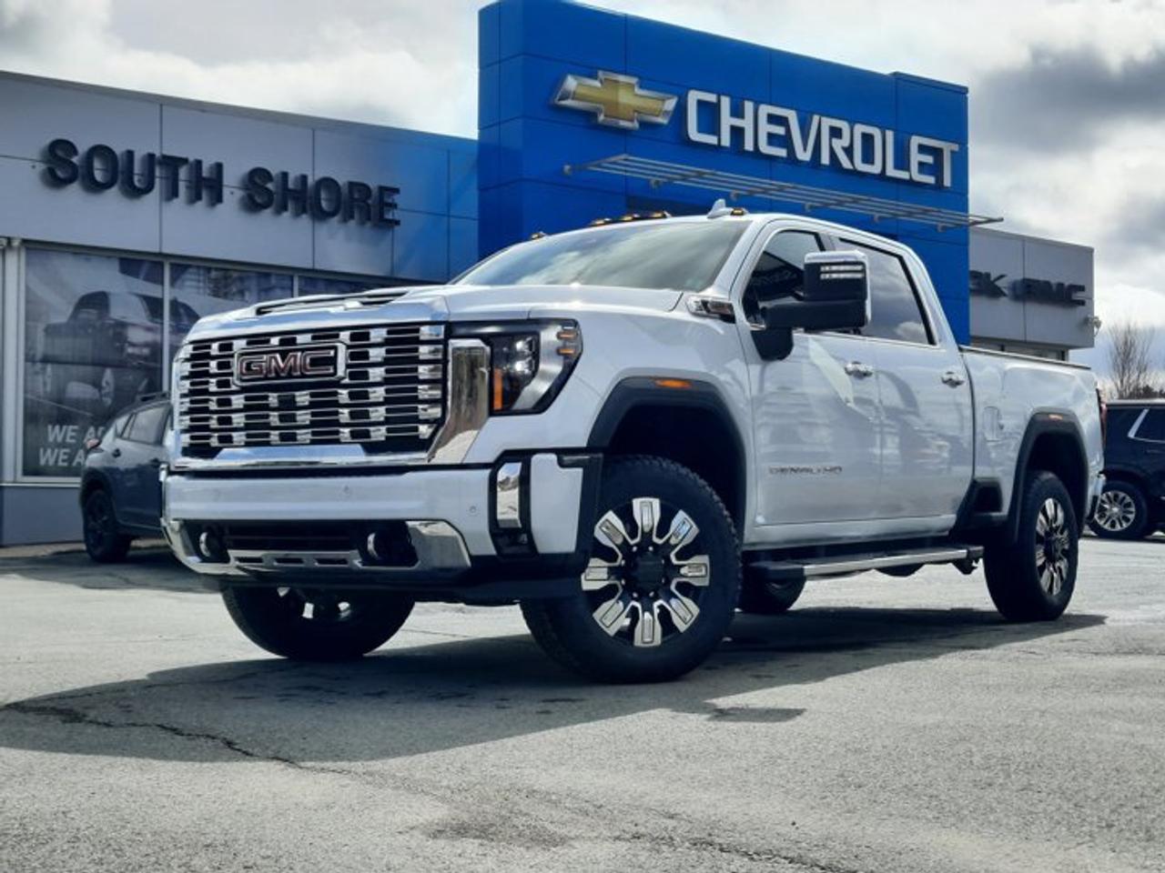 4WD Crew Cab 159 Denali, 10-Speed Automatic, Turbocharged Diesel V8 6.6L/
