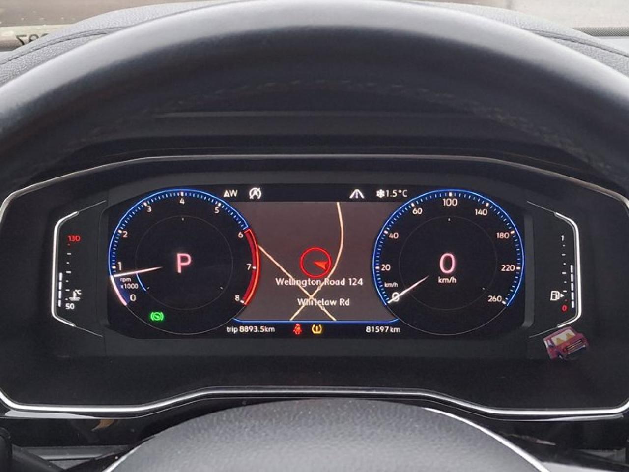 2019 Volkswagen Jetta Execline | Leather | Sunroof | Heated Seats | CarPlay + Android | Rear Camera | and More ! Photo