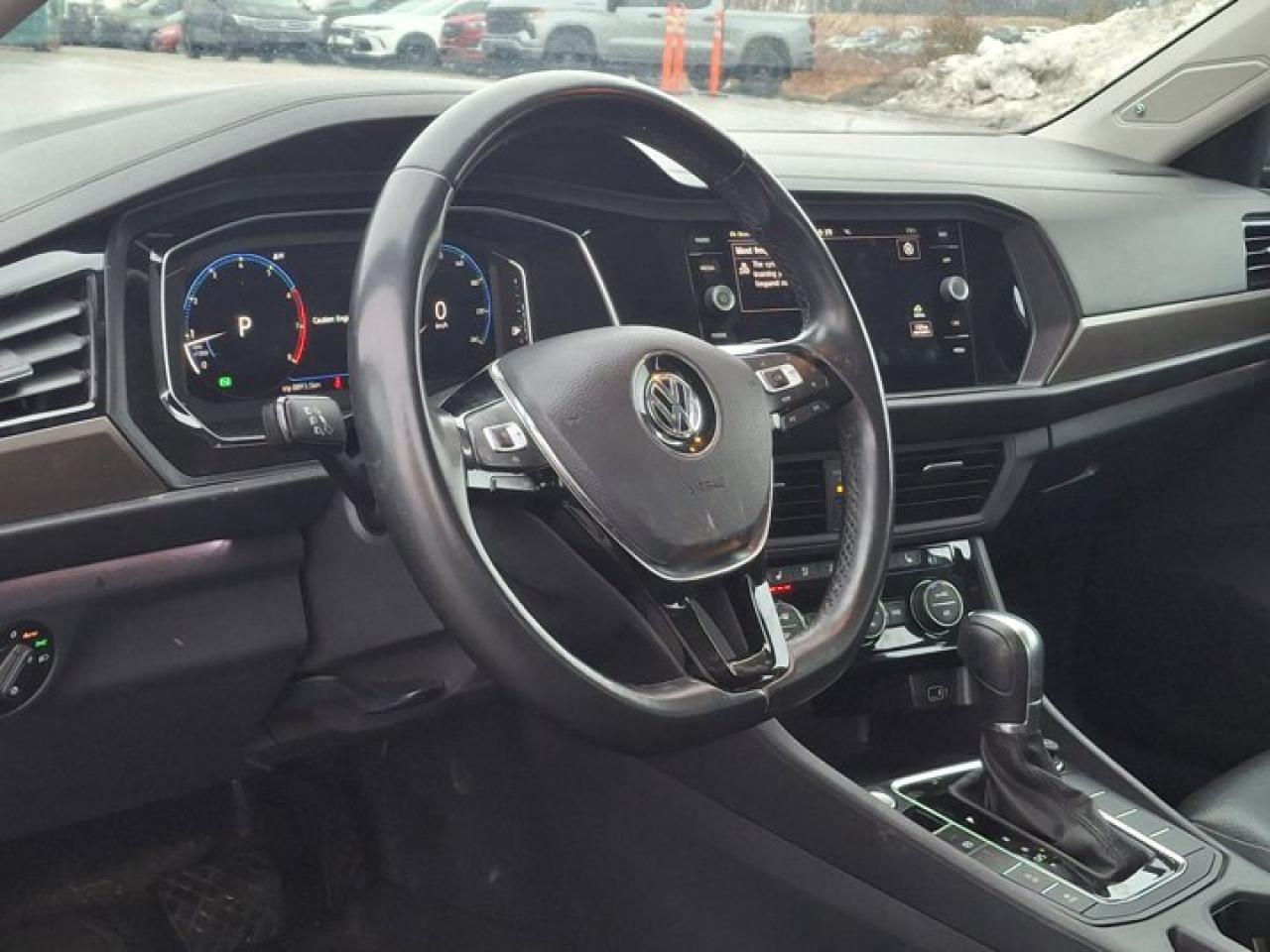 2019 Volkswagen Jetta Execline | Leather | Sunroof | Heated Seats | CarPlay + Android | Rear Camera | and More ! Photo