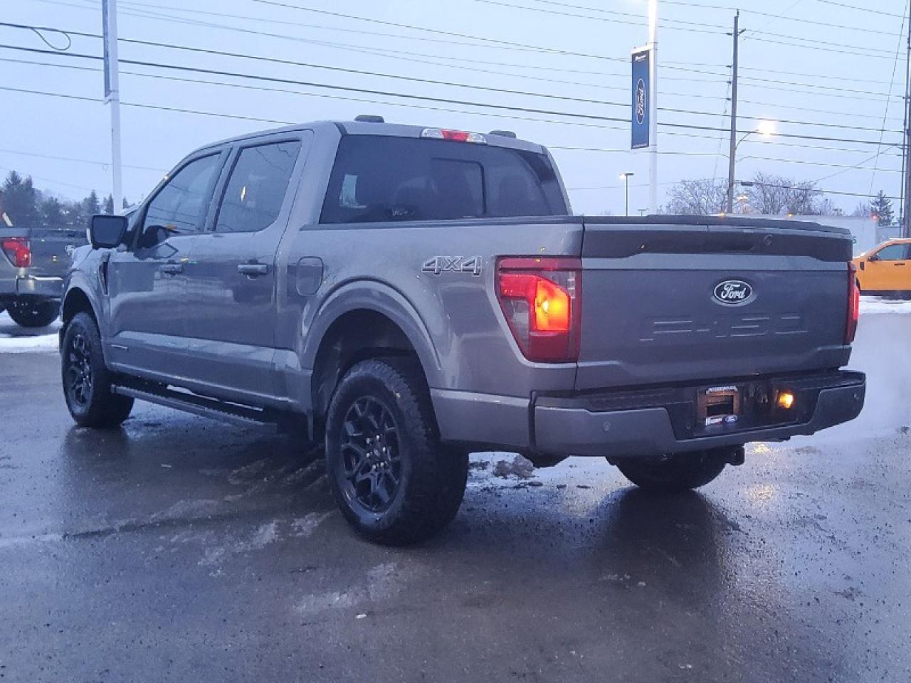 2025 Ford F-150 XLT Photo3