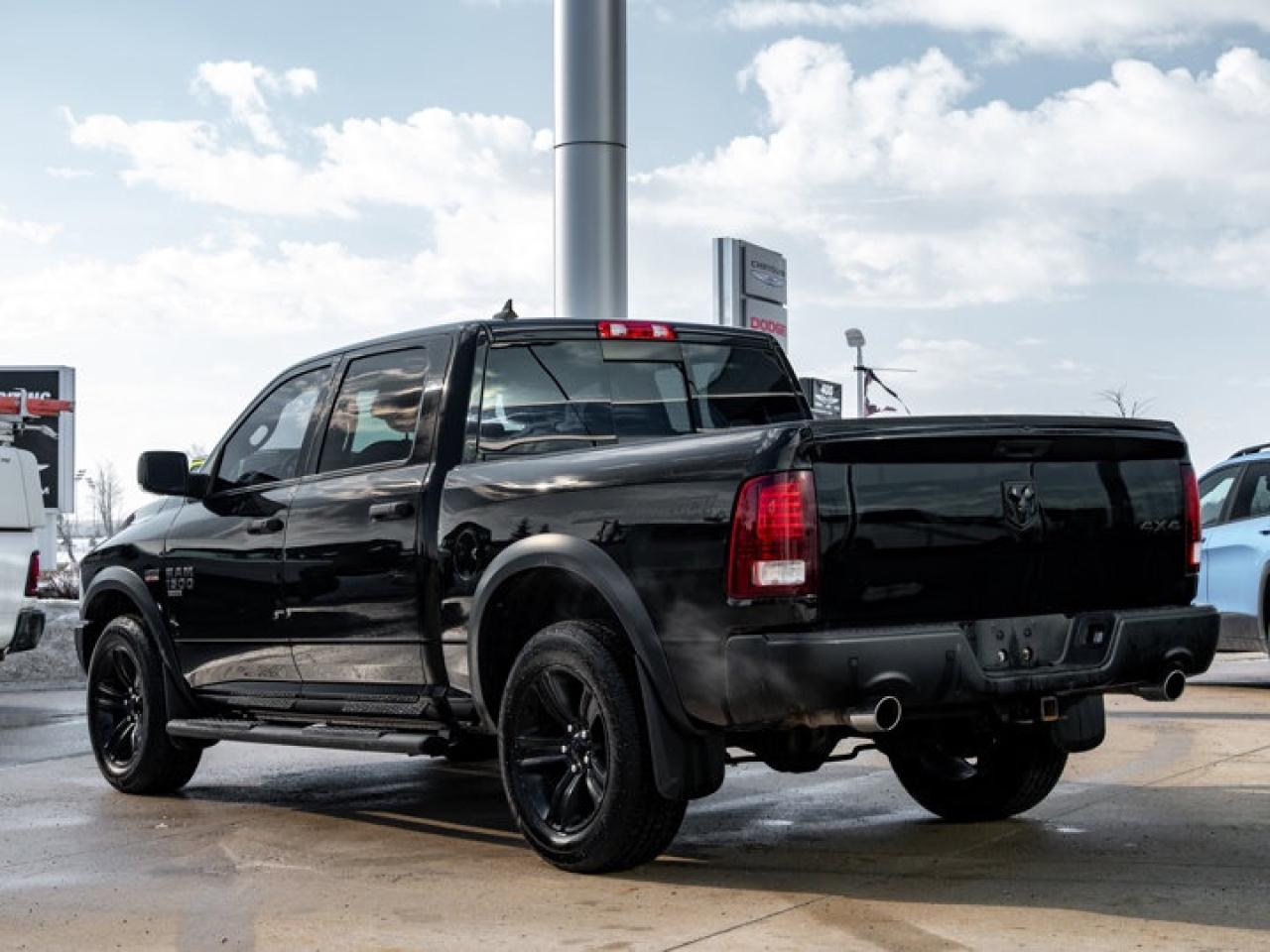 2021 RAM 1500 Classic WARLOCK Photo