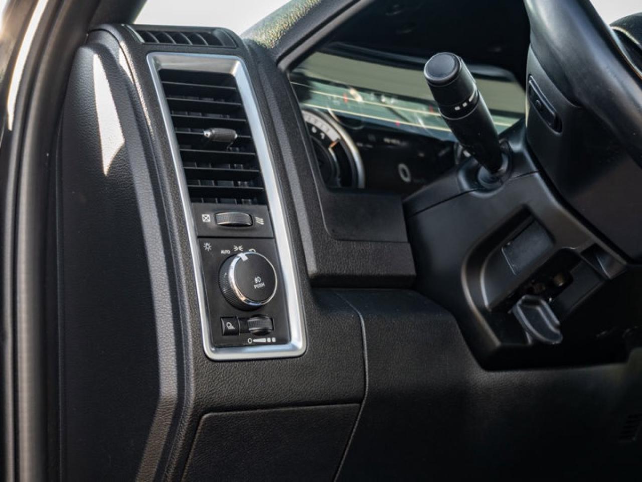 2021 RAM 1500 Classic WARLOCK Photo