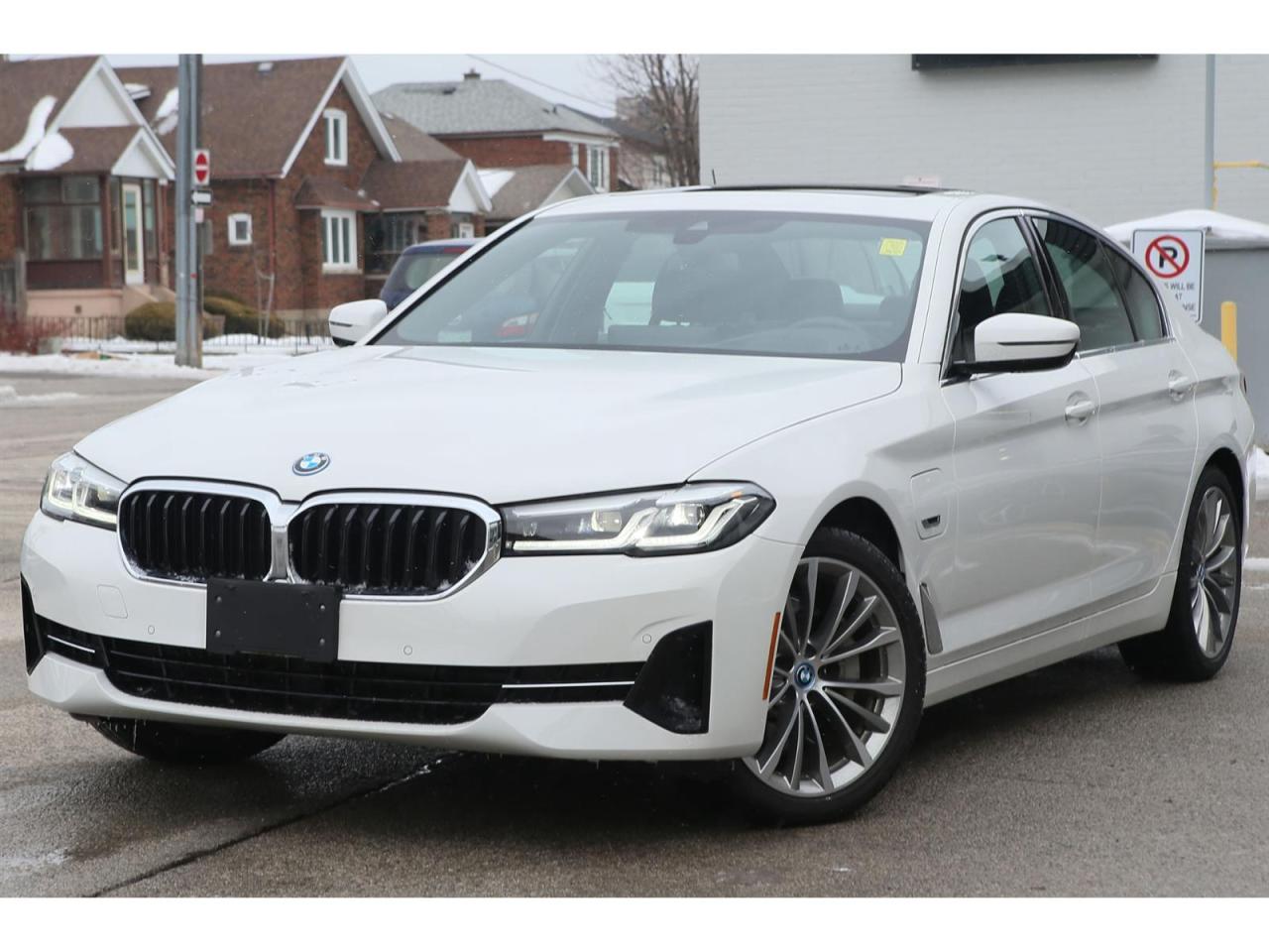 2023 BMW 530xi 530xe Plug-In-Hybrid Photo