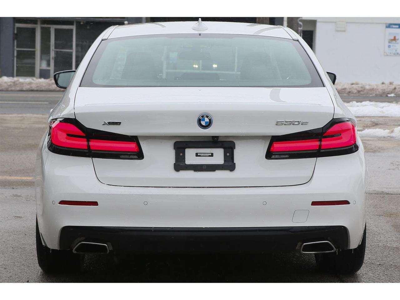 2023 BMW 530xi 530xe Plug-In-Hybrid Photo