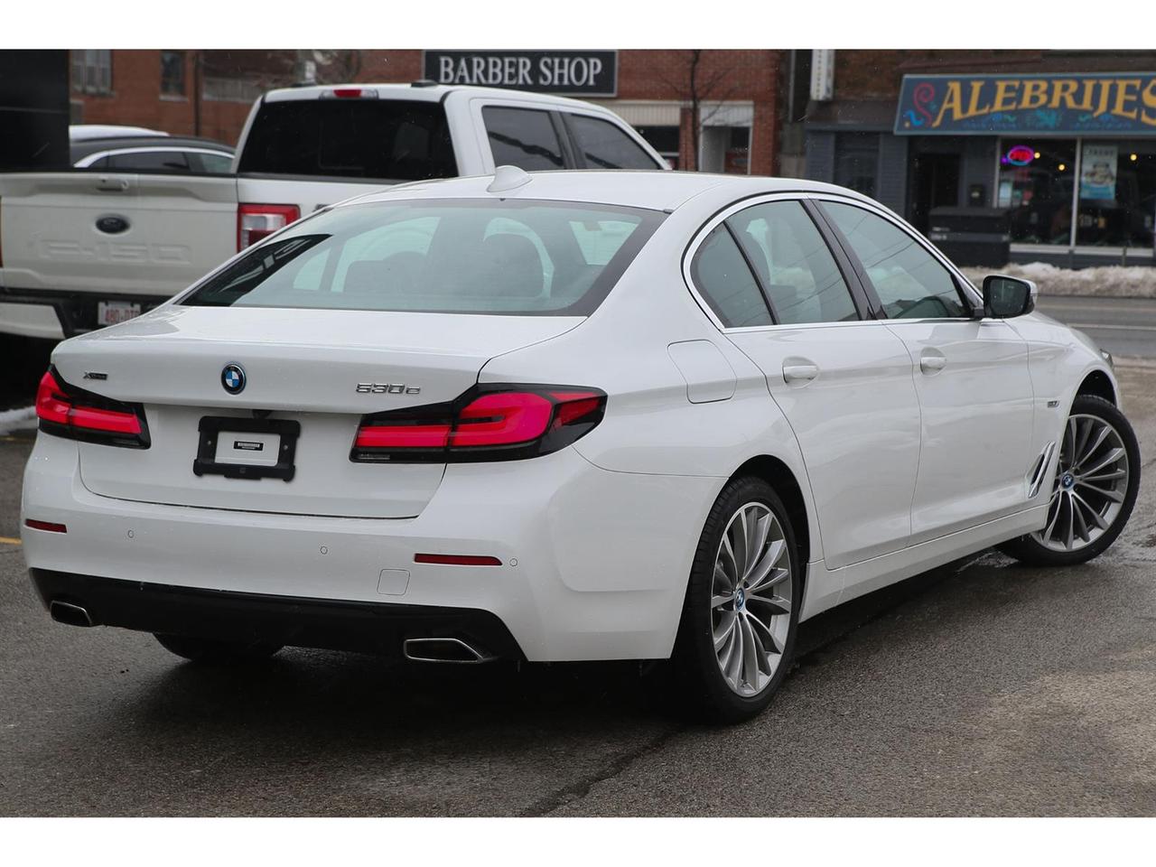 2023 BMW 530xi 530xe Plug-In-Hybrid Photo