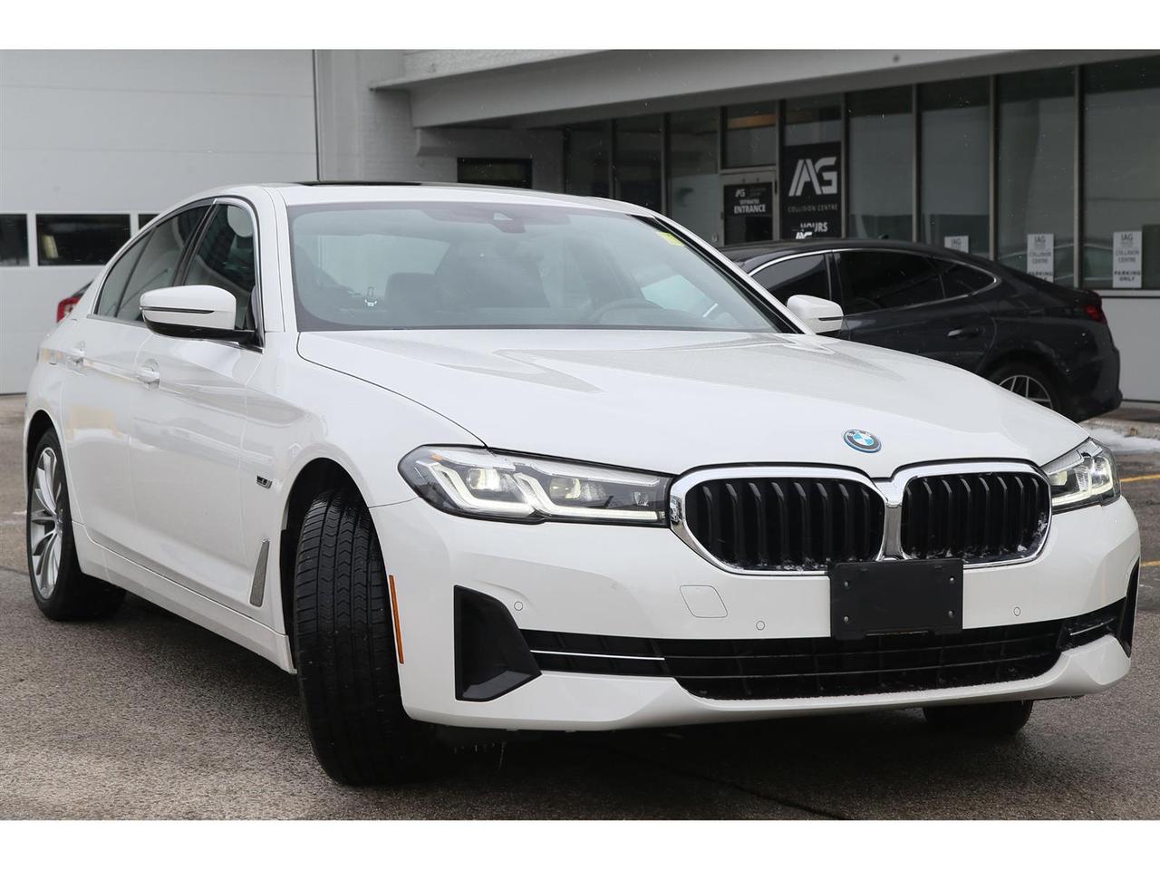 2023 BMW 530xi 530xe Plug-In-Hybrid Photo
