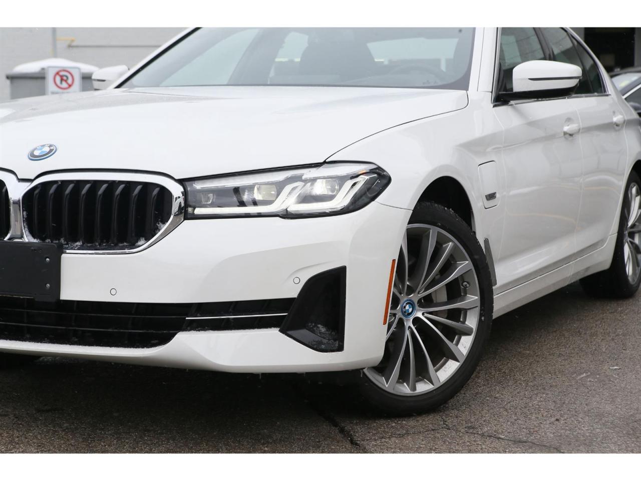 2023 BMW 530xi 530xe Plug-In-Hybrid Photo