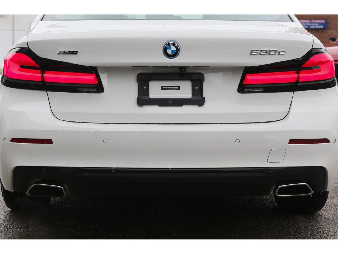 2023 BMW 530xi 530xe Plug-In-Hybrid Photo