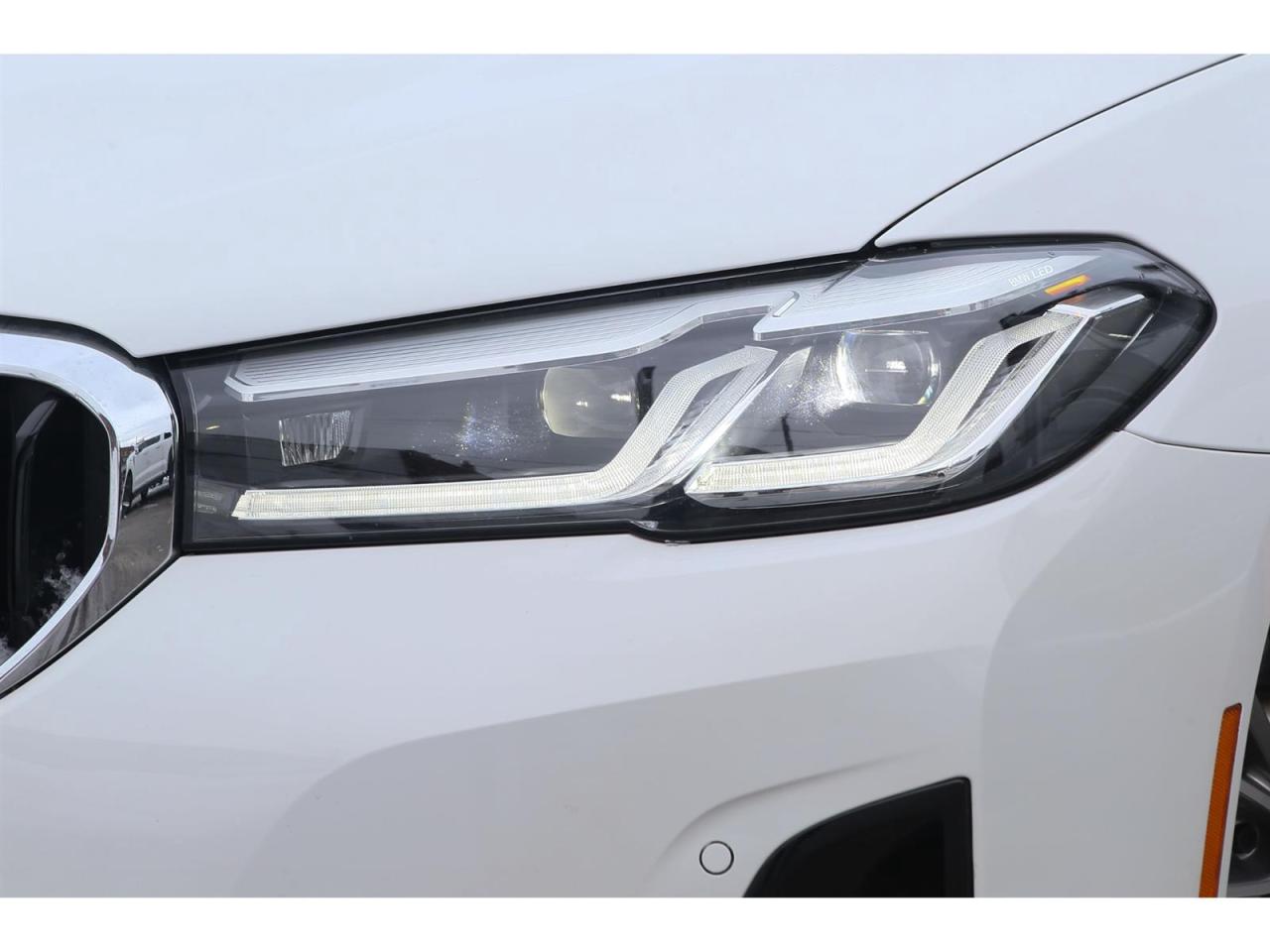 2023 BMW 530xi 530xe Plug-In-Hybrid Photo