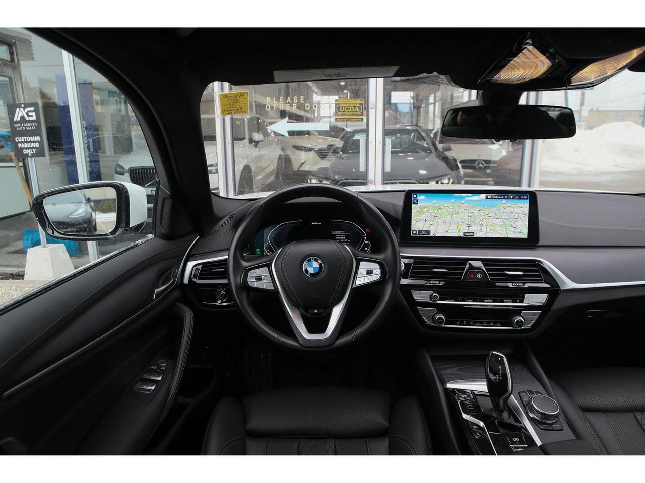2023 BMW 530xi 530xe Plug-In-Hybrid Photo