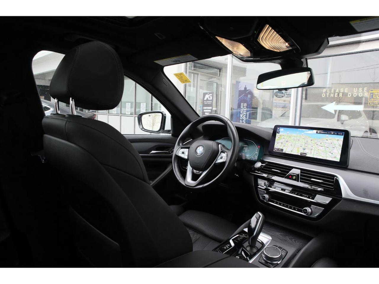 2023 BMW 530xi 530xe Plug-In-Hybrid Photo