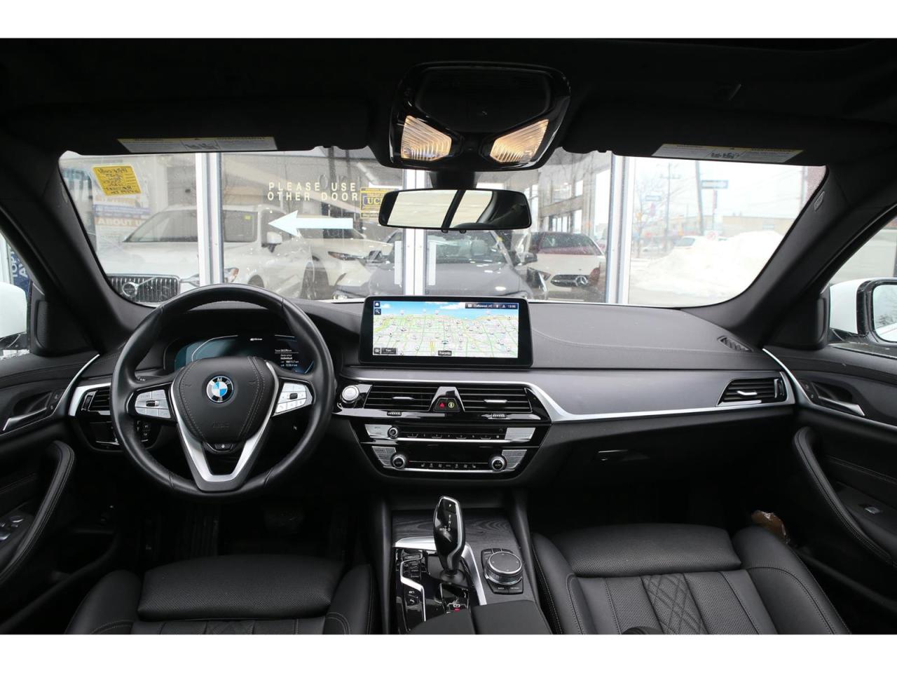 2023 BMW 530xi 530xe Plug-In-Hybrid Photo