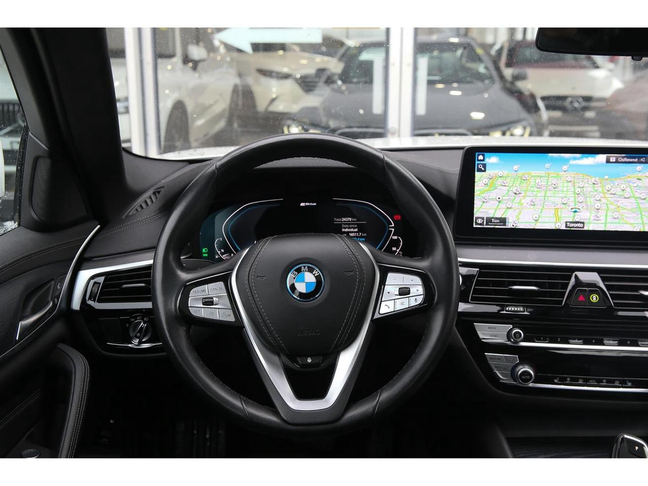 2023 BMW 530xi 530xe Plug-In-Hybrid Photo