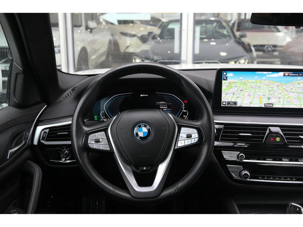 2023 BMW 530xi 530xe Plug-In-Hybrid Photo