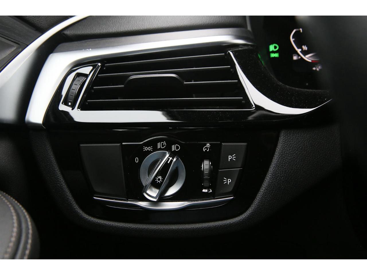 2023 BMW 530xi 530xe Plug-In-Hybrid Photo