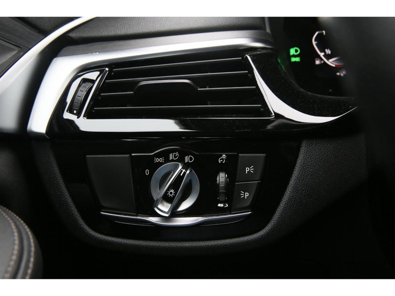 2023 BMW 530xi 530xe Plug-In-Hybrid Photo