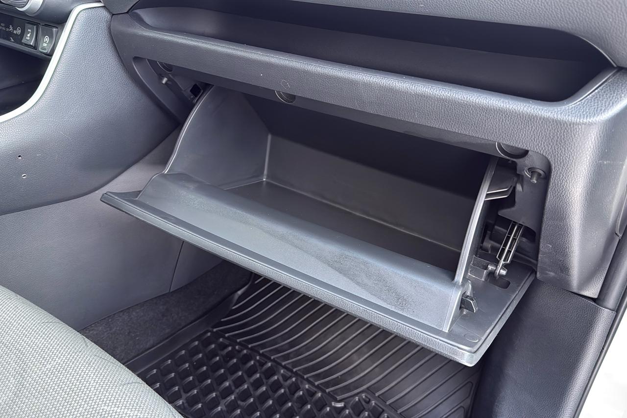 2024 Toyota RAV4 LE Photo