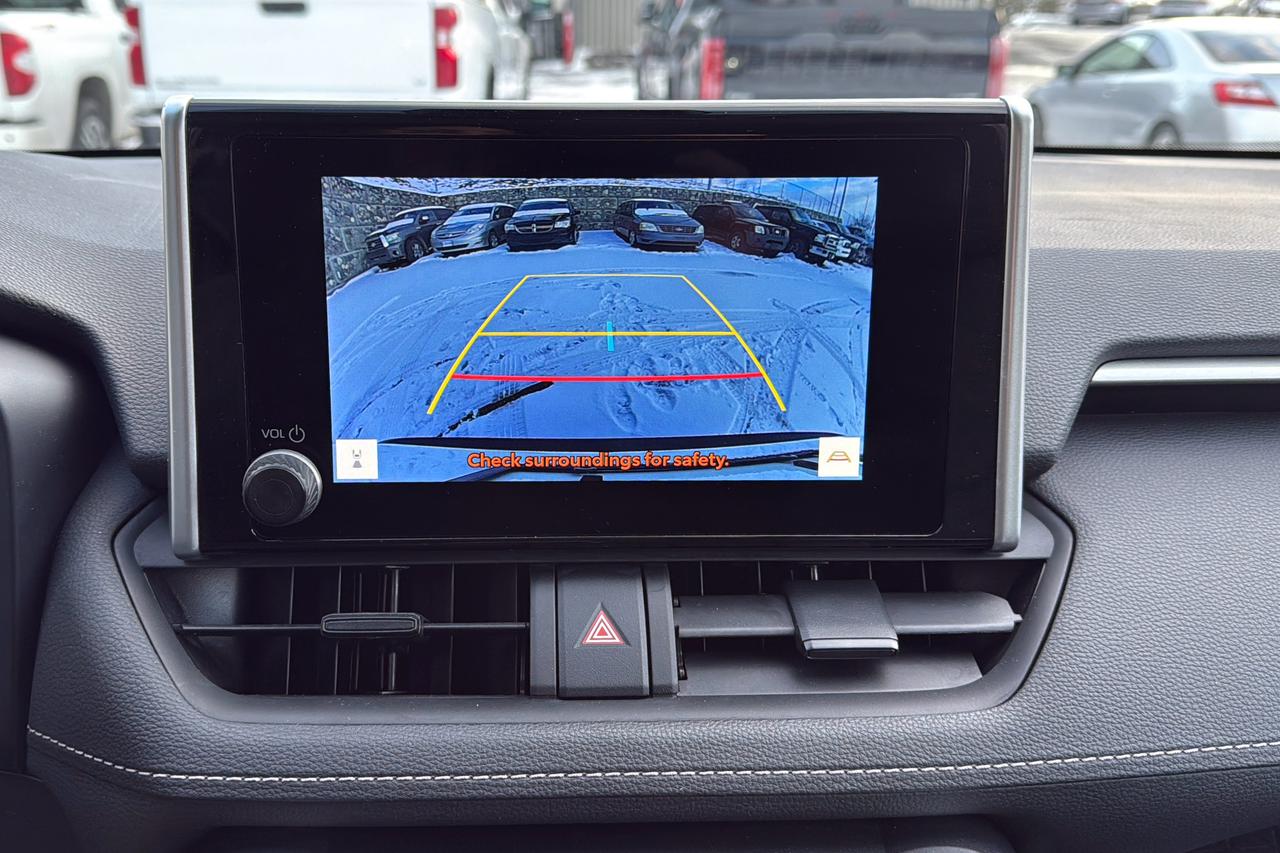 2024 Toyota RAV4 LE Photo