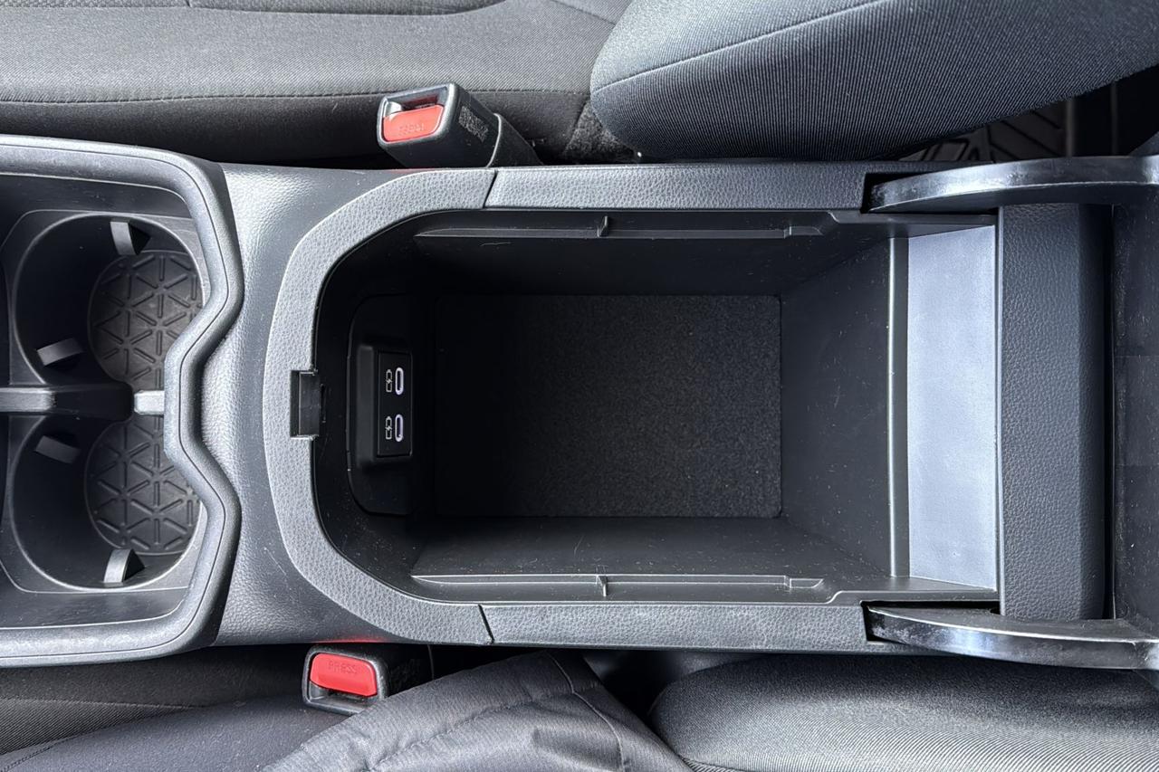 2024 Toyota RAV4 LE Photo