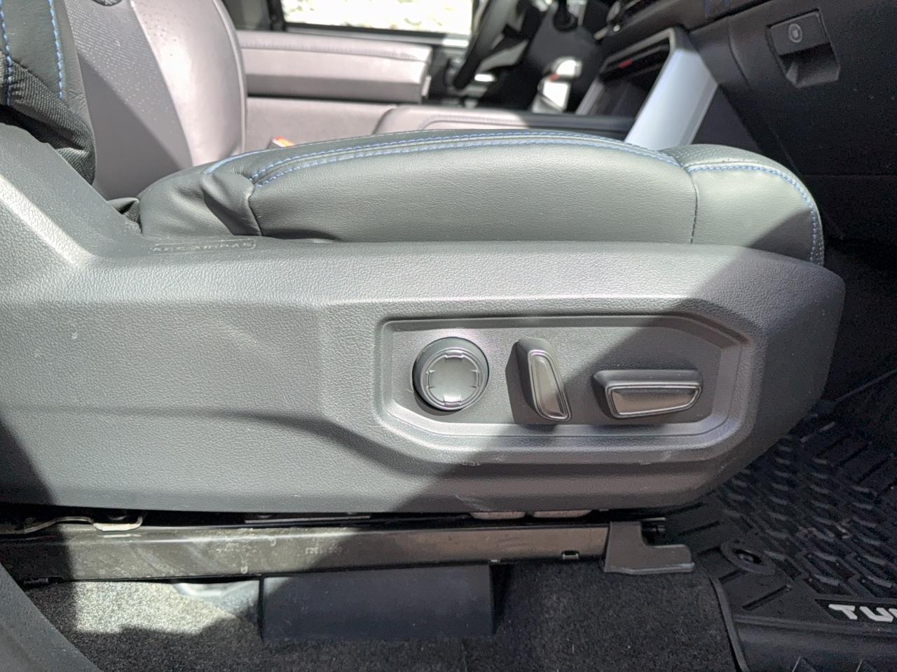 2023 Toyota Tundra Platinum Photo