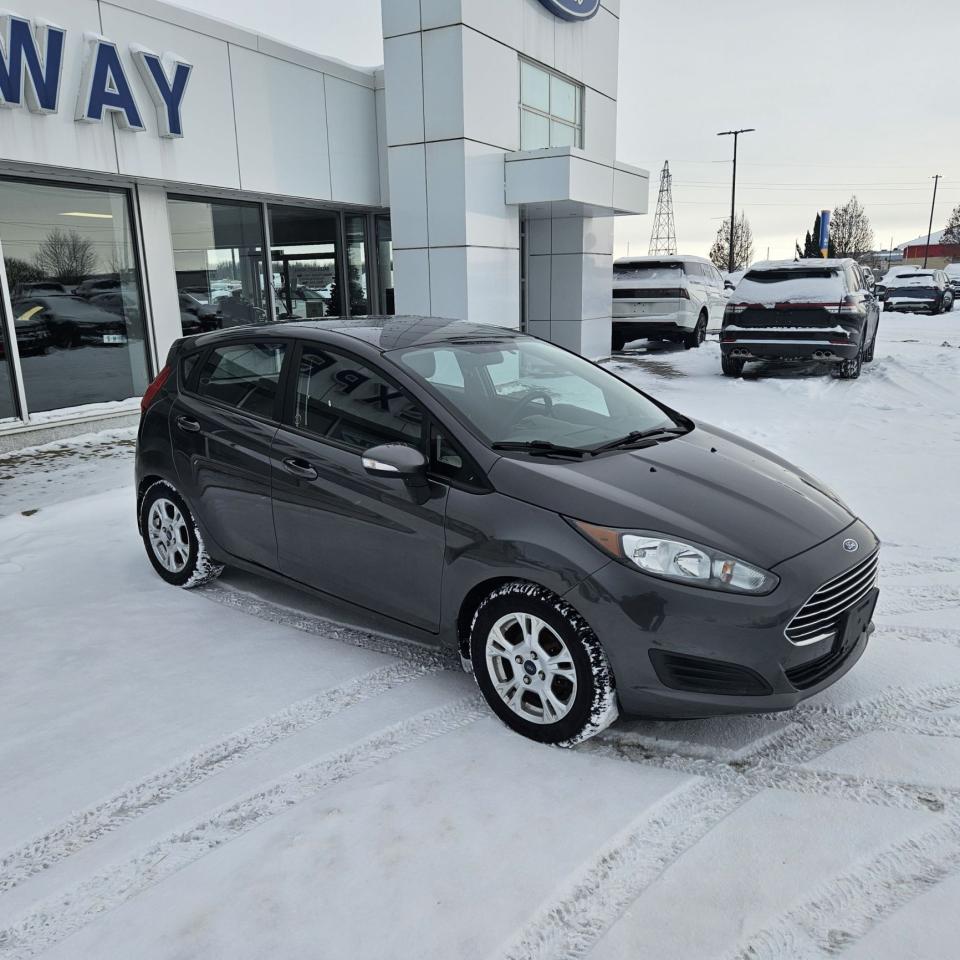 2017 Ford Fiesta SE HATCH, MANUAL, AS TRADED Photo2