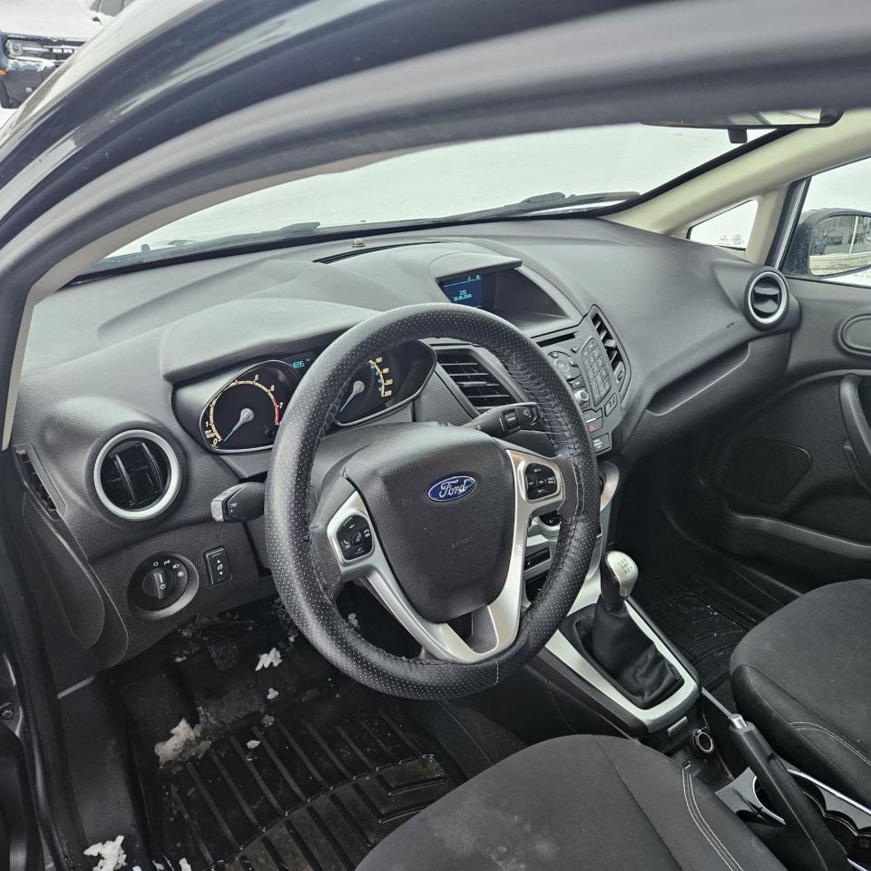 2017 Ford Fiesta SE HATCH, MANUAL, AS TRADED Photo