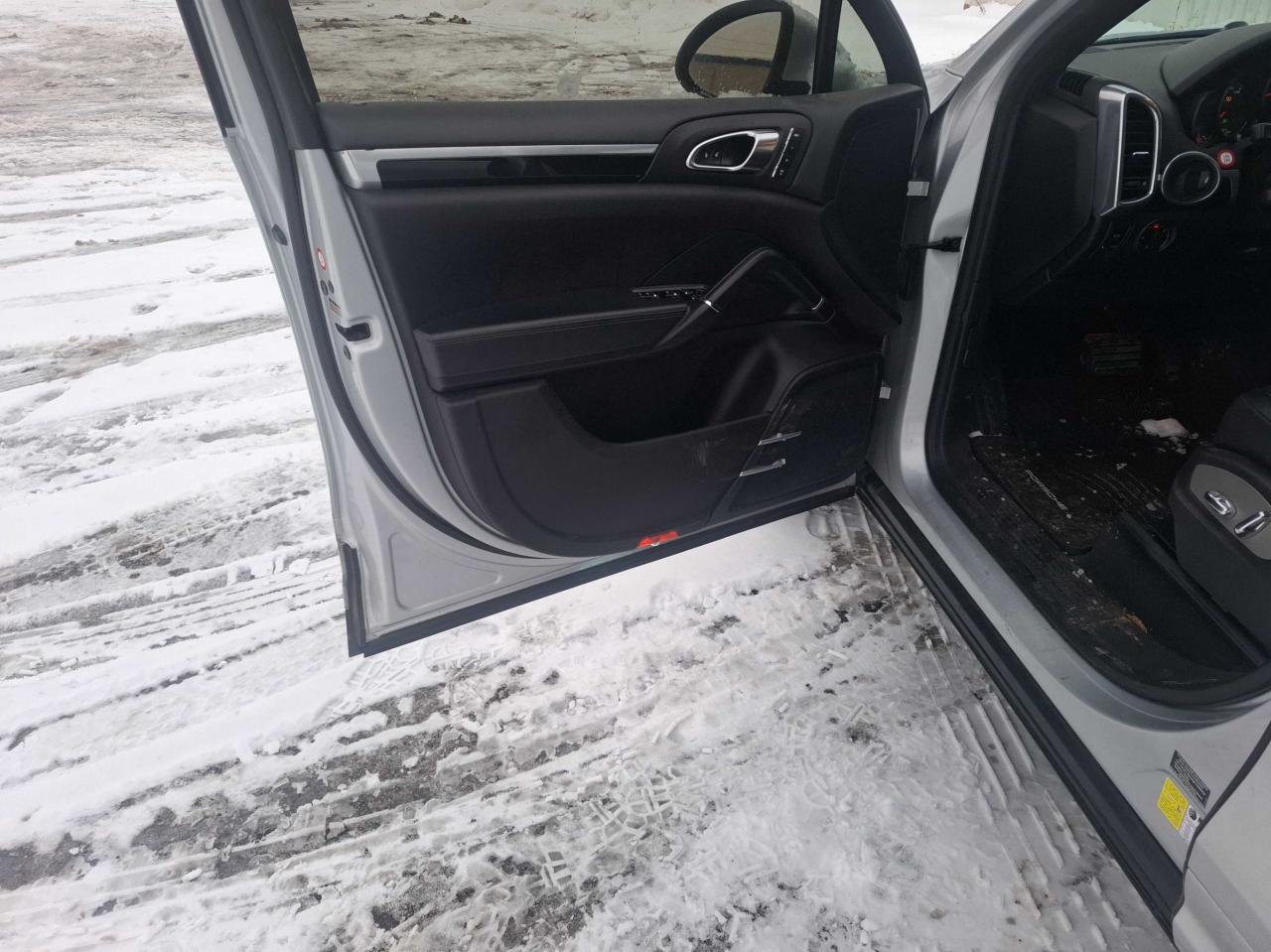 2013 Porsche Cayenne AWD 4DR DIESEL Photo